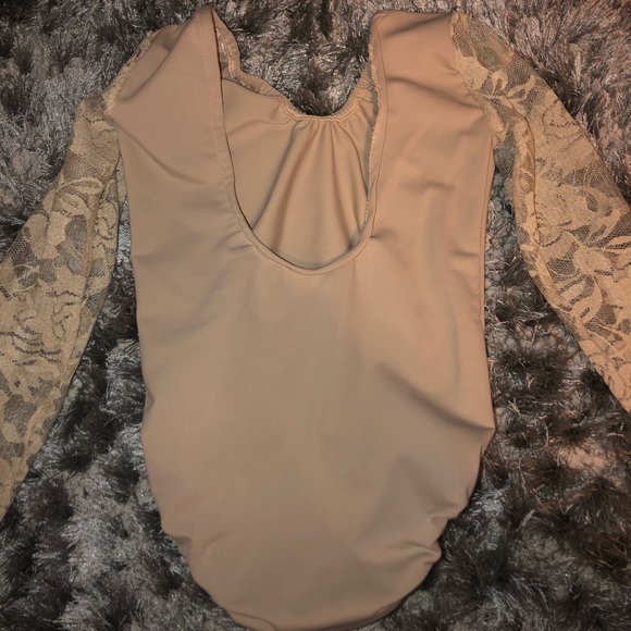 Baby Girl Lace Sleeve Bodysuit 12M - Picture 3 of 3